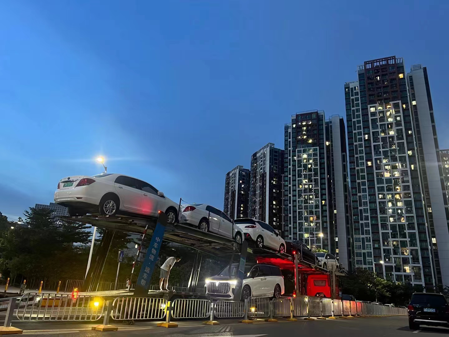 如何选择一家靠谱的汽车托运公司